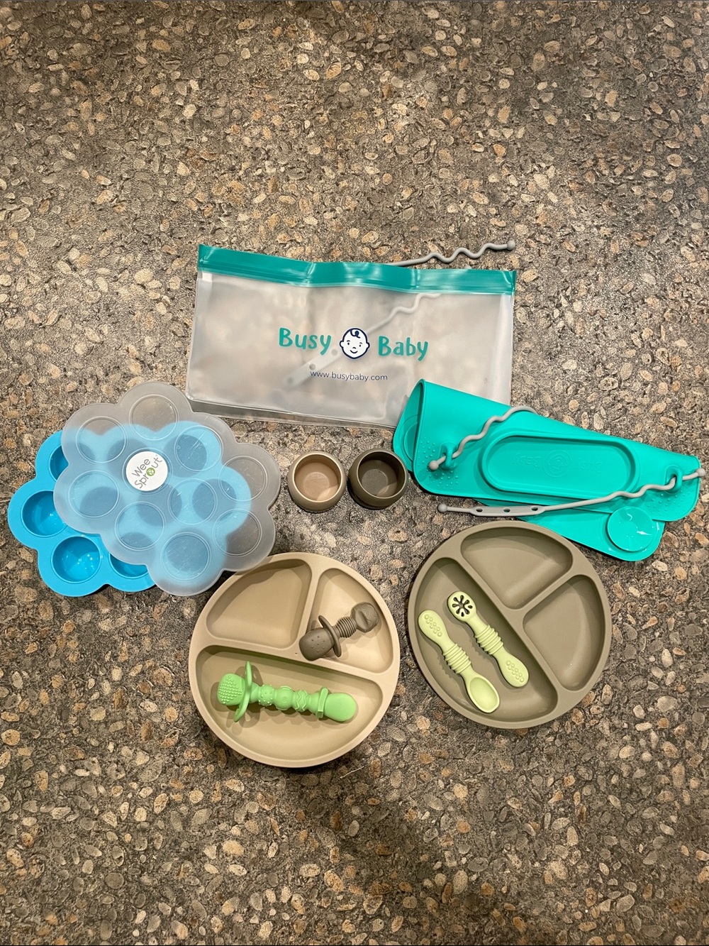 Wee Sprout & Busy Baby Silicone Snack & Feeding lot